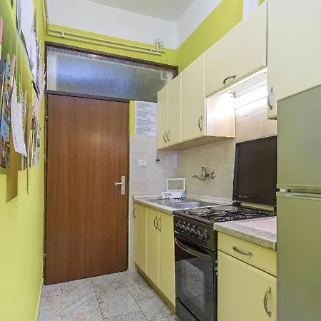 With A Parking Space - 21895 * Πούλα