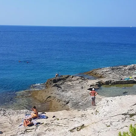 Apartament With A Parking Space - 21895 Pula