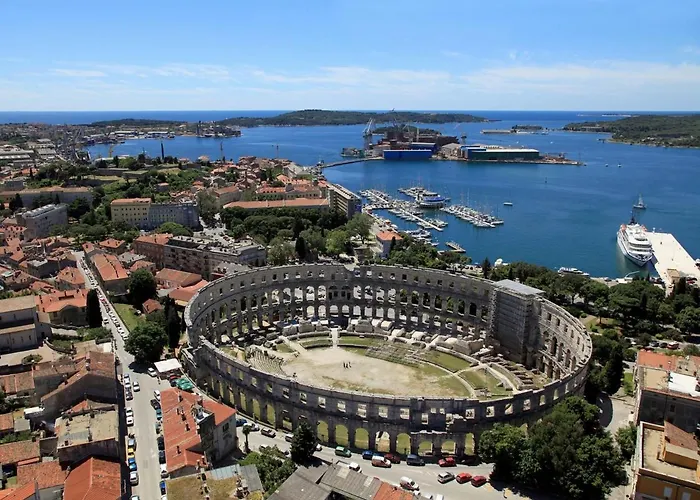 With A Parking Space - 21895 Daire Pula